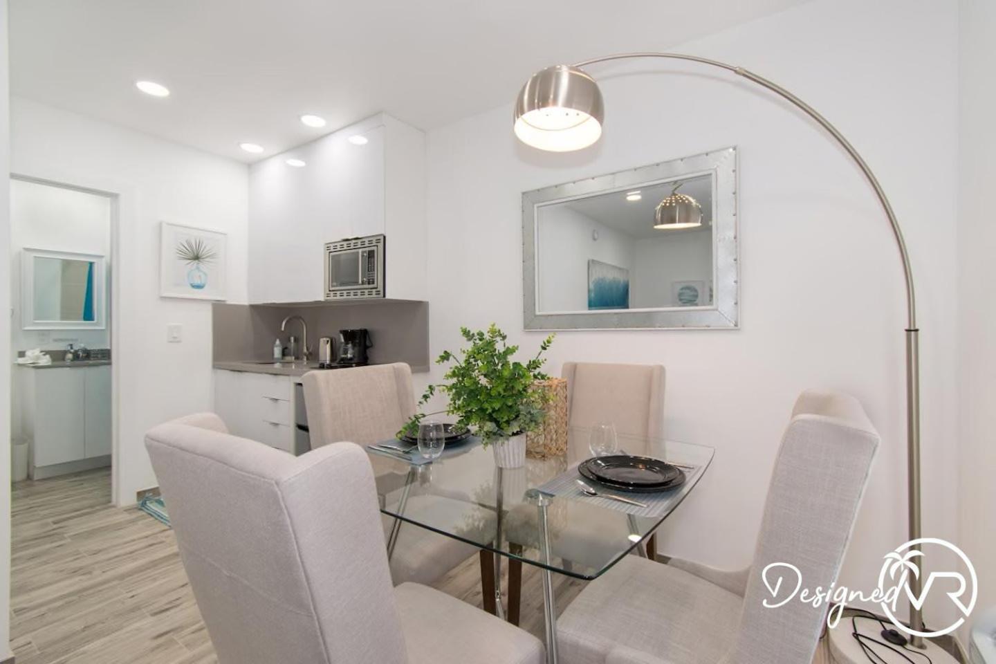 Chic 1 Bedroom W Parking Space & Walk To The Beach #6 Hollywood Exterior photo